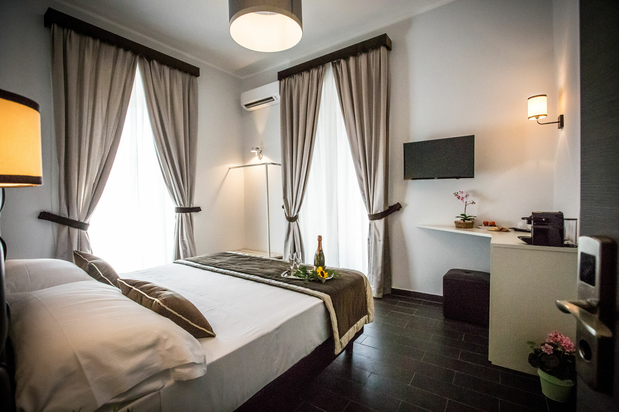 Hotel San Pietro Leisure&Luxury à Rome Extérieur photo