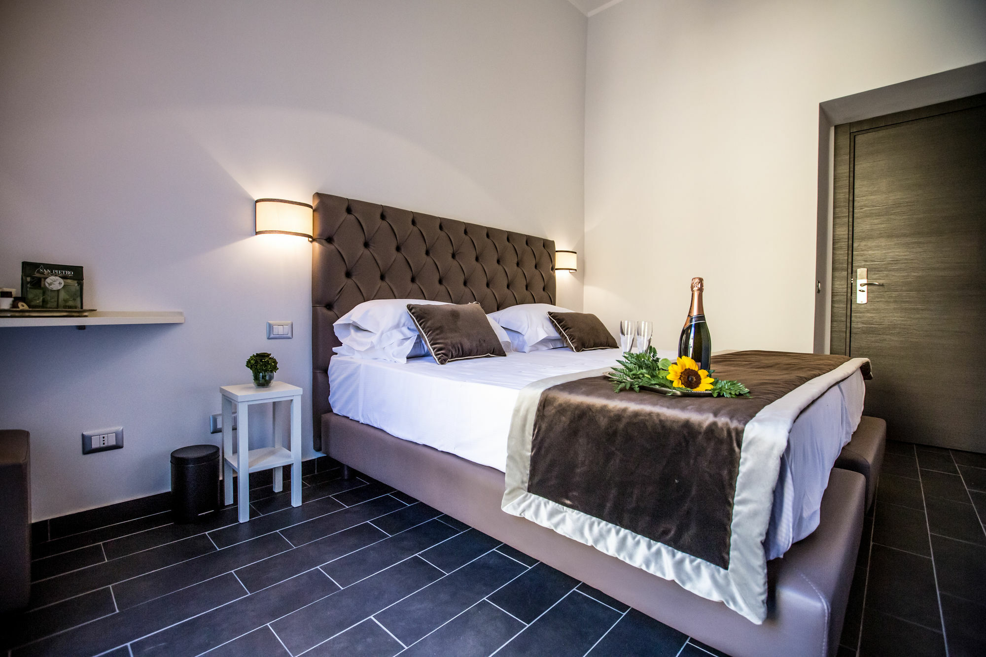 Hotel San Pietro Leisure&Luxury à Rome Extérieur photo